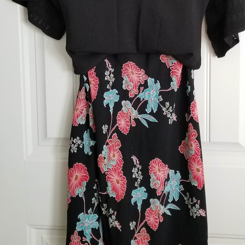 Seasonless Flirty Caslon Skirt -REDUCED!